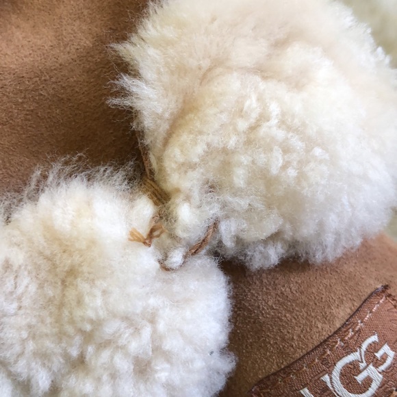 UGG Classic Double Bow Mini in Chestnut Size 6 - Picture 15 of 16